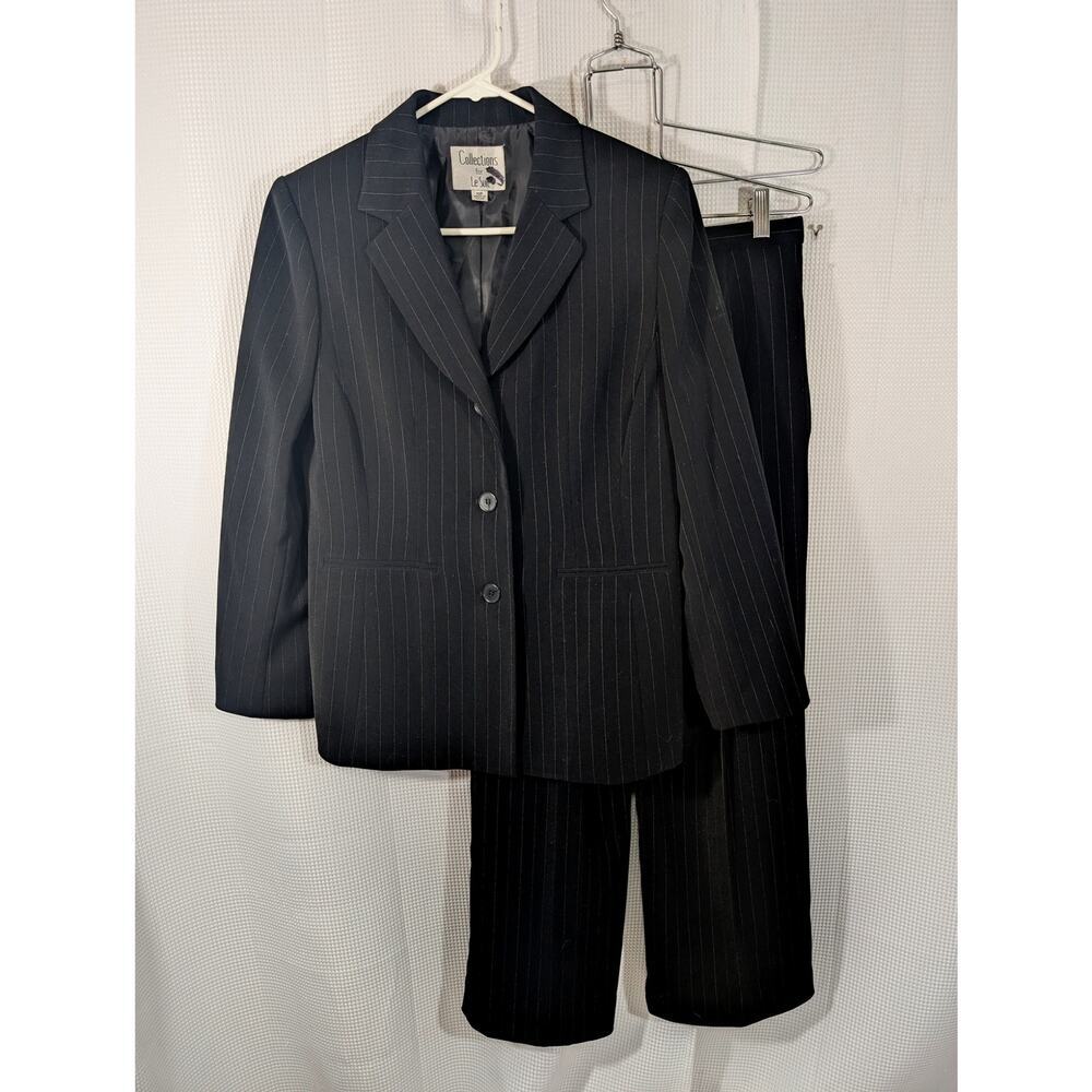 COLLECTIONS FOR LE SUIT! BLACK W/WHITE PINSTRIPE 2 PC JACKET, PANTS SUIT! SZ 10P - Picture 2 of 12